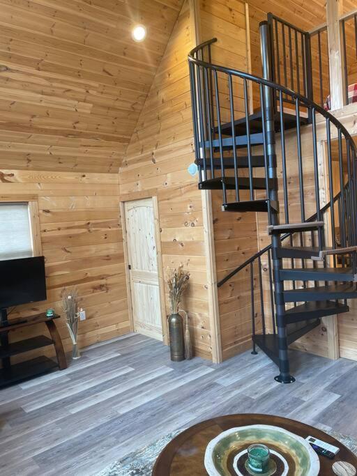 Cozy 1 Bedroom Cabin In The Heart Of Jonesborough Exterior photo